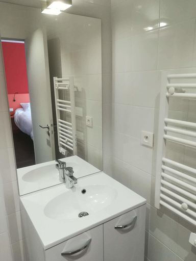 Bathroom 5, ATAO Résidence, Ille-et-Vilaine
