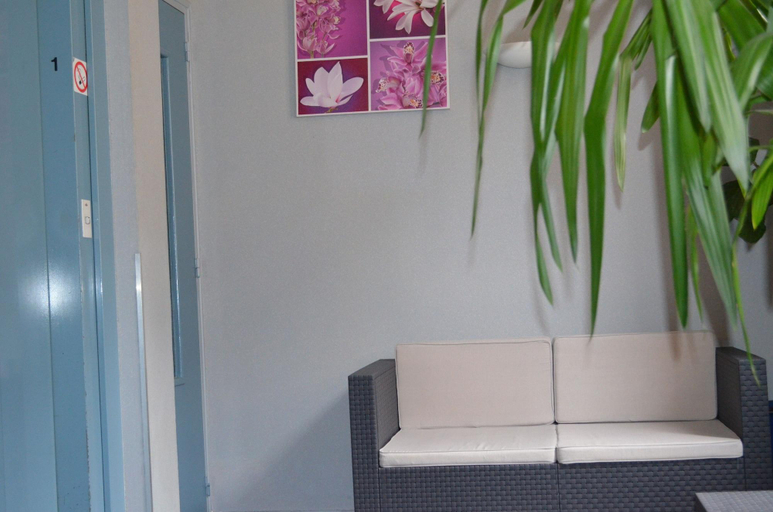 Public Area 2, Hotel de La Croix de Malte, Manche