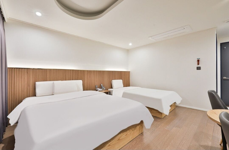 Bedroom 2, Incheon BEYOND HOTEL, Seo