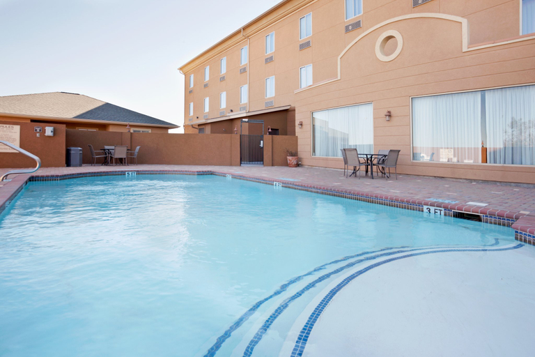 Sport & Beauty 2, Holiday Inn Express & Suites ZAPATA by IHG, Zapata
