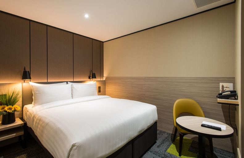 Bedroom 2, Aerotel London Heathrow, London