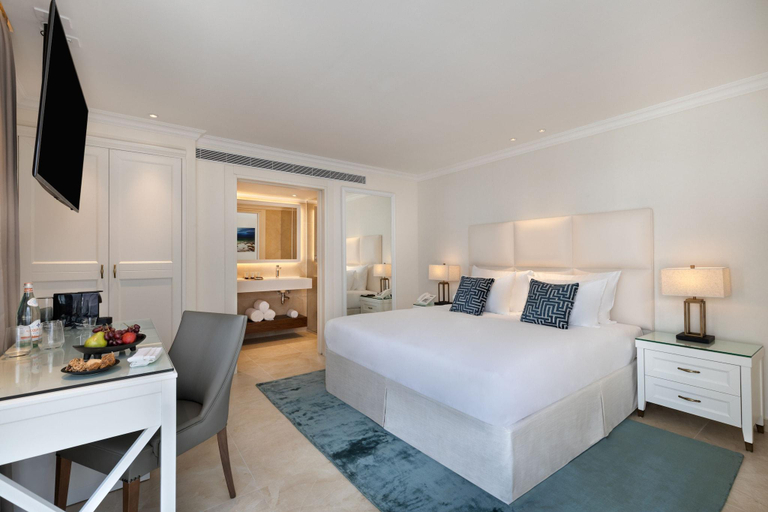 Bedroom 4, Milos Dead Sea