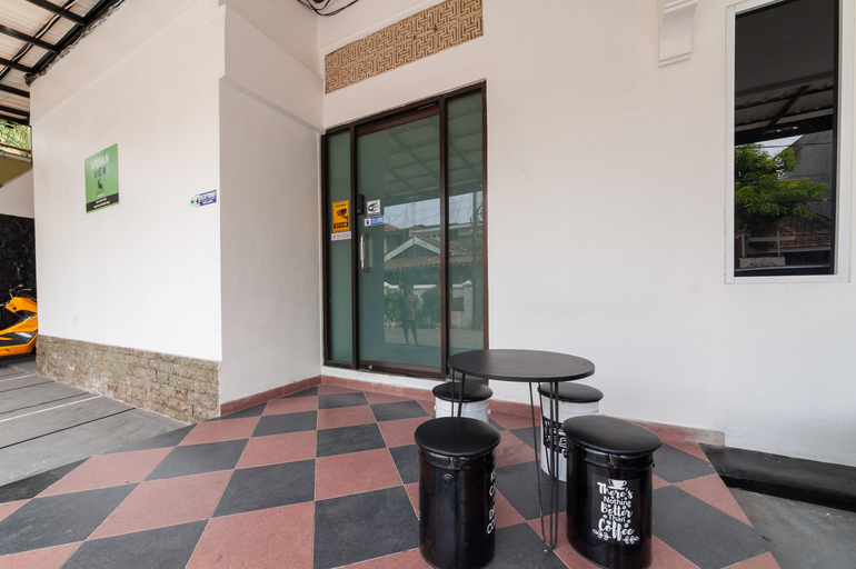 Exterior & Views 2, Urbanview Don Juan Pondok Gede by RedDoorz, Bekasi