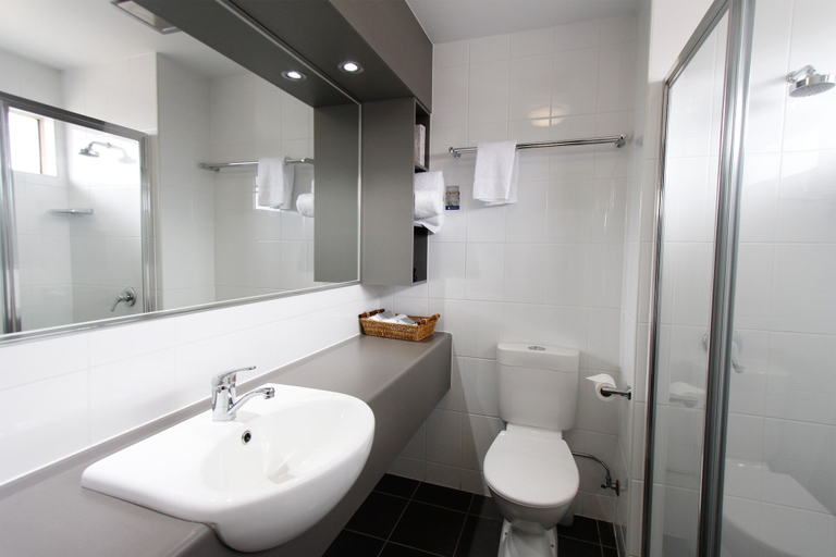 Bathroom 3, The Stirling Motel, Rockhampton