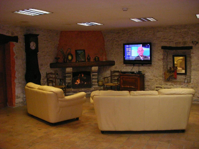 Public Area, Logis Hotel l'Esquielle, Gard