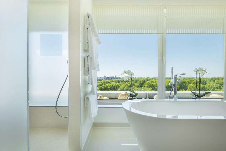 Bathroom, COMO Metropolitan London, London