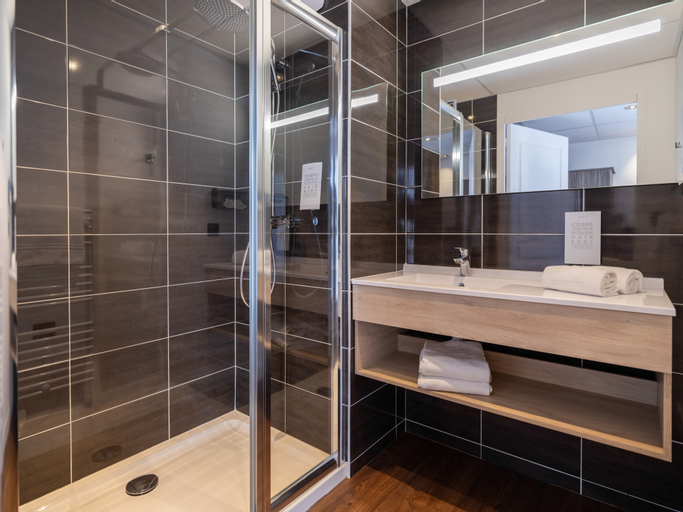 Bathroom 30