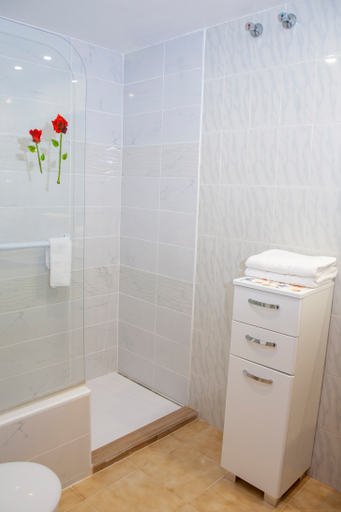 Bathroom 4, Atalaya Bosque Apartments, Baleares
