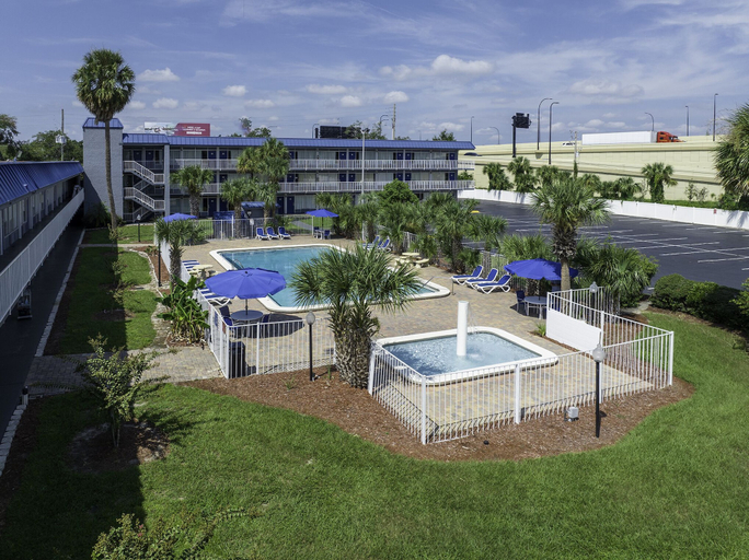 Exterior & Views 2, Days Inn by Wyndham Orlando Downtown, Orange
