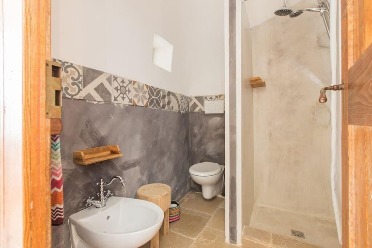 Bathroom 5, Tenuta del Lauro, Bari