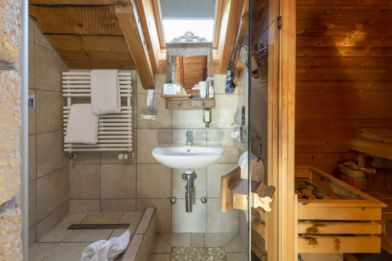Bathroom 4, Hotel Zeit & Traum, Interlaken