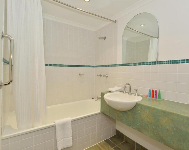 Bathroom 4, Reef Club Port Douglas, Douglas
