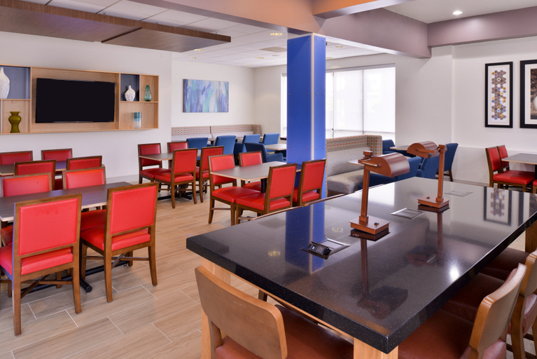 Food & Drinks 3, Holiday Inn Express BURLINGTON by IHG, Alamance