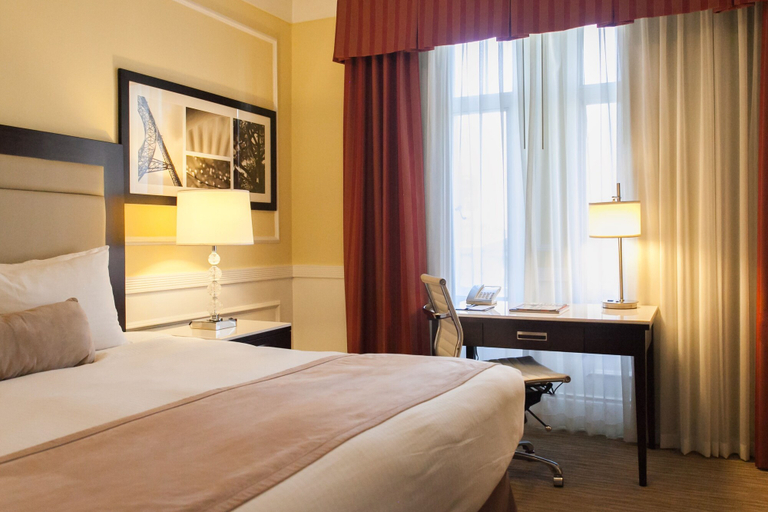 Bedroom 3, The Pickwick Hotel, San Francisco