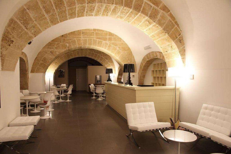 Public Area 4, Albergo del Sole, Taranto