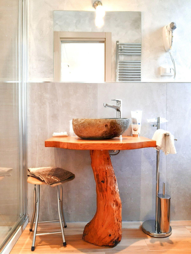 Bathroom 2, Aurora 5 Terre, La Spezia