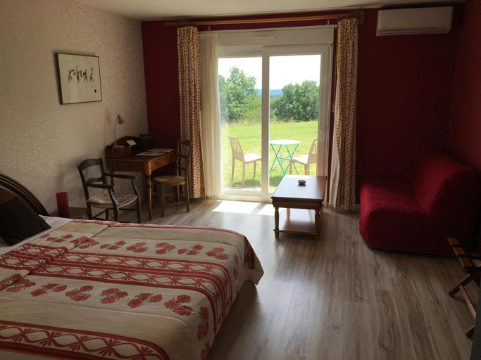 Bedroom 3, Logis Hotel La Bergerie, Lot