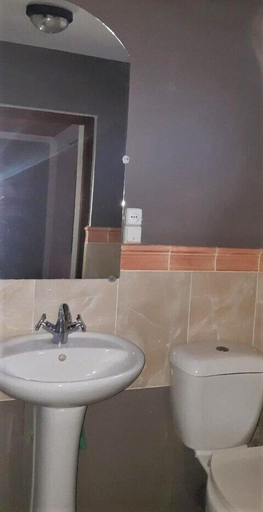 Bathroom, Castello Motel, Analamanga