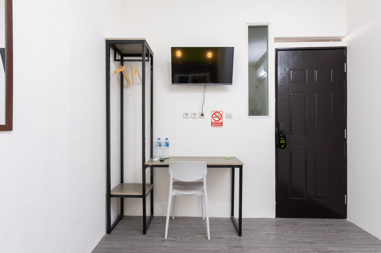 Others 3, Urbanview Don Juan Pondok Gede by RedDoorz, Bekasi