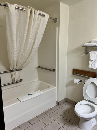 Bathroom 4, Serena Inn & Suites - Sundance, Crook
