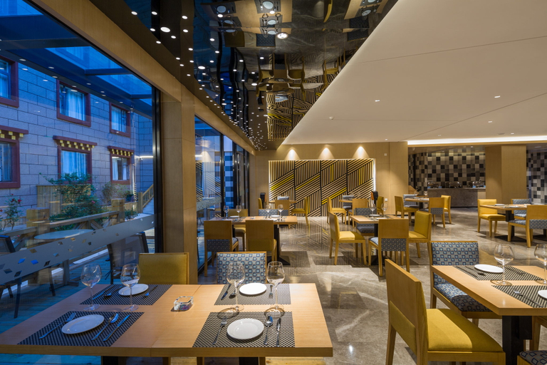 Food & Drinks 2, Holiday Inn Express DAOCHENG YADING by IHG, Garzê Tibetan