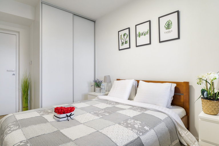 Bedroom 3, Lumina spacious apart with 3 bedrooms, Warsaw