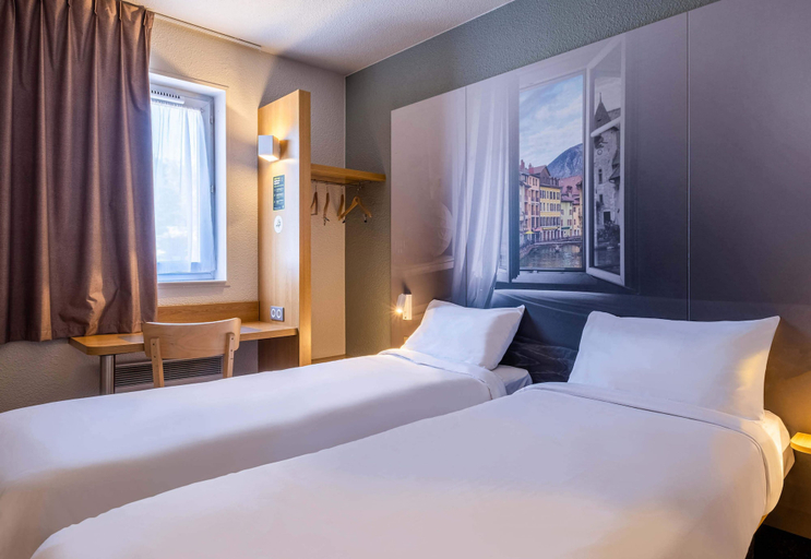 Bedroom 3, B&B HOTEL Annecy Argonay, Haute-Savoie