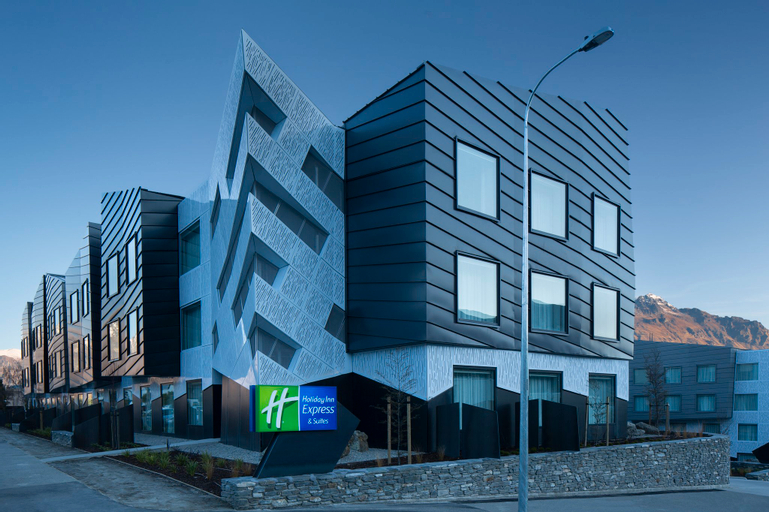 Exterior & Views 2, Holiday Inn Express & Suites QUEENSTOWN, Queenstown-Lakes
