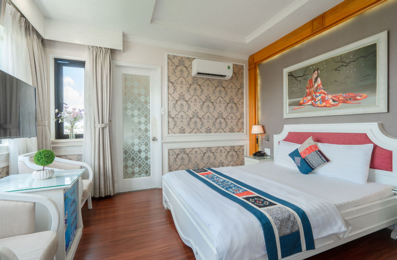Bedroom 12