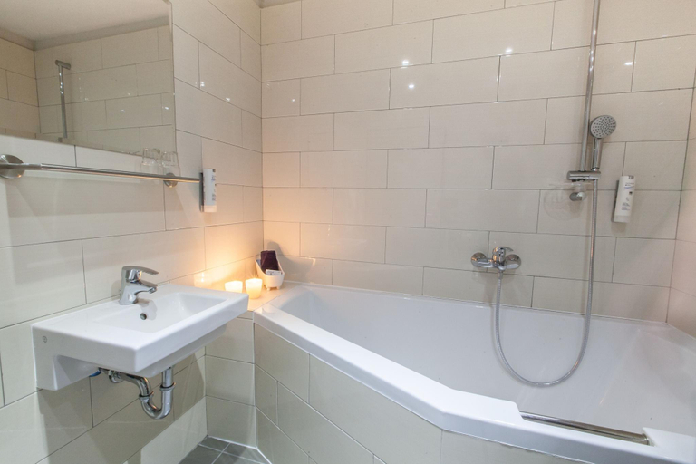 Bathroom 4, Am Fjord, Flensburg