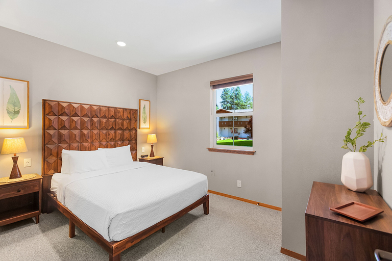 Bedroom 3, Icicle Village Winter Wonderland. Pool, Chelan