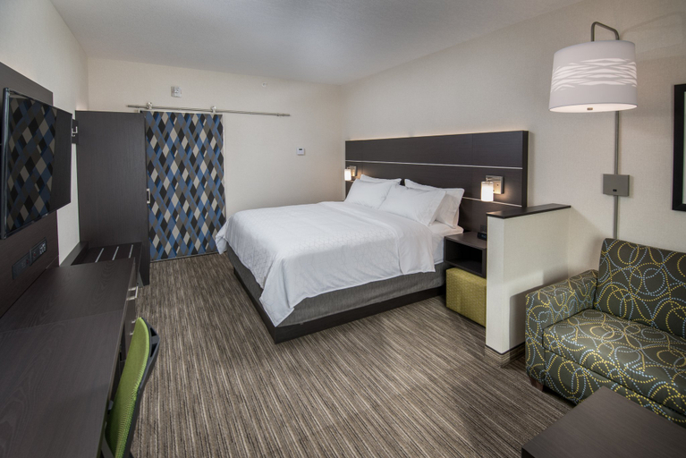 Bedroom 3, Holiday Inn Express & Suites SASKATOON EAST - UNIVERSITY by IHG, Division No. 11