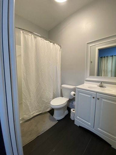Bathroom, The Mellow Yellow, Seminole