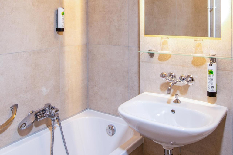 Bathroom, Drake Longchamp, Genève