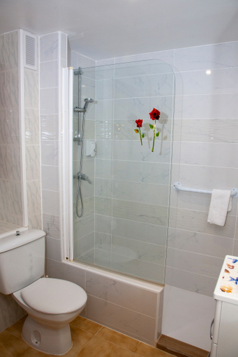 Bathroom 4, Atalaya Bosque Apartments, Baleares