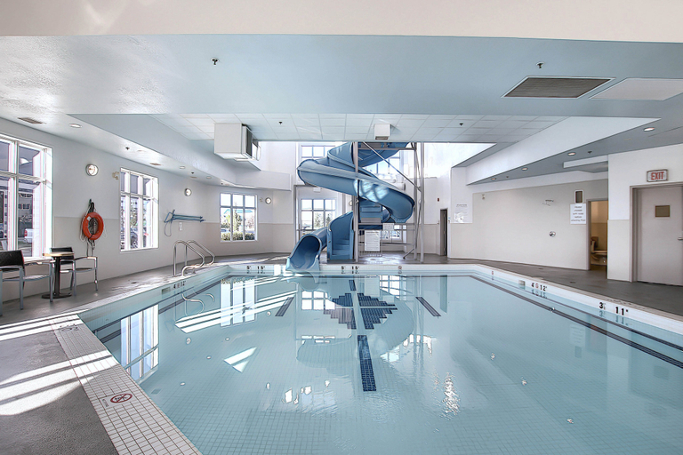 Sport & Beauty 2, Holiday Inn Express & Suites AIRPORT-CALGARY by IHG, Division No. 6
