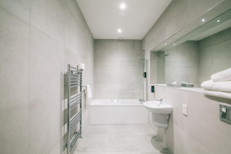 Bathroom 3, Haslem Hotel, Lisburn and Castlereagh