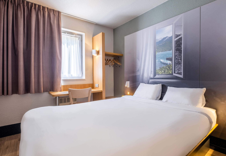 Bedroom 3, B&B HOTEL Annecy Argonay, Haute-Savoie