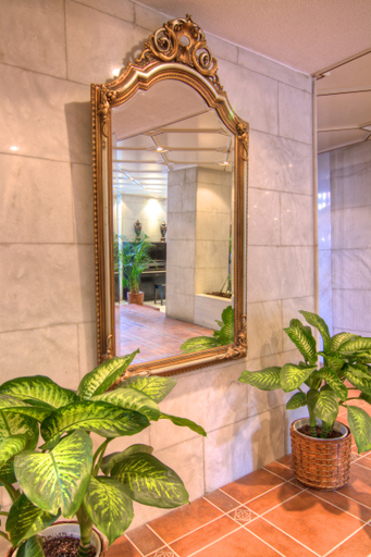 Bathroom 5, Pallazzo Fortezza, Crete