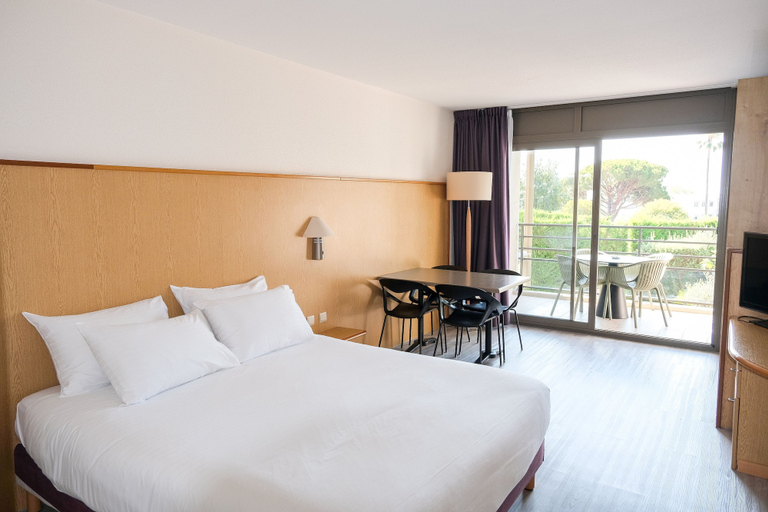 Bedroom 4, Résidence & Spa – Thalazur Antibes, Alpes-Maritimes