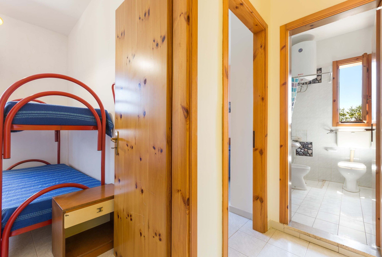 Room 4, 3383 Nomet House by Barbarhouse, Lecce