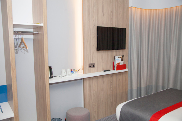 Bedroom 5, Holiday Inn Express CARDIFF BAY by IHG, Cardiff