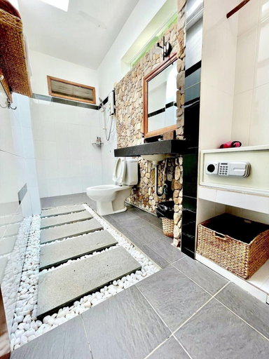 Bathroom, Sabbay Kep, Kaeb