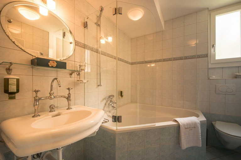 Bathroom 4, Falken, Interlaken