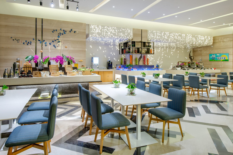Food & Drinks 3, Holiday Inn Express CHENGDU HUANHUAXI by IHG, Chengdu