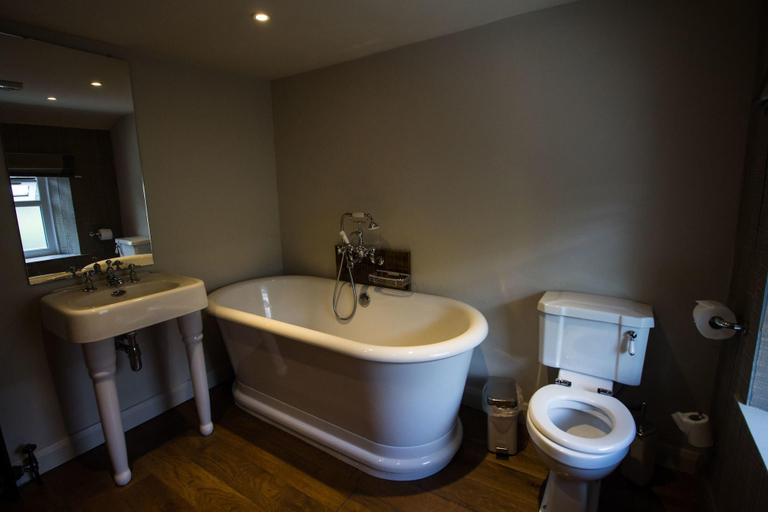 Bathroom 5, The Fenwick, Lancashire