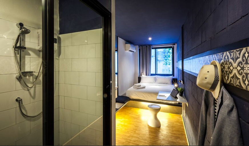 Bathroom 27