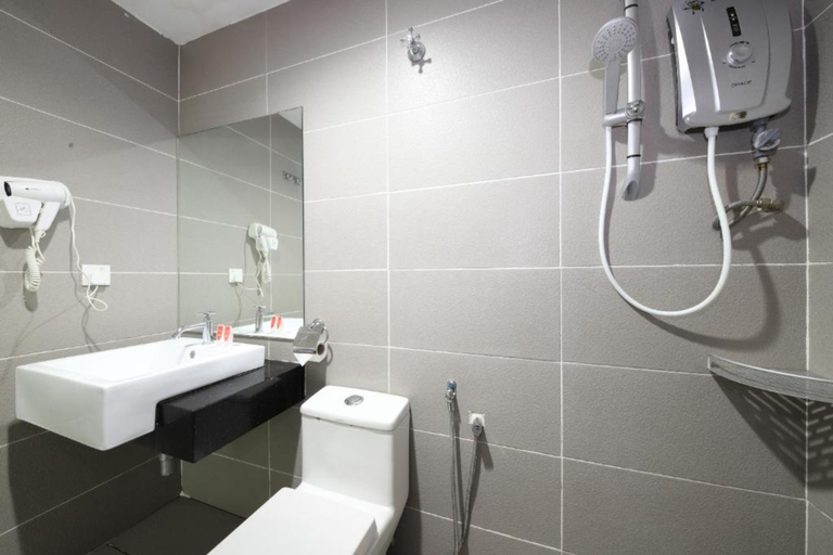 Bathroom 4, V Garden Hotel, Kuala Lumpur