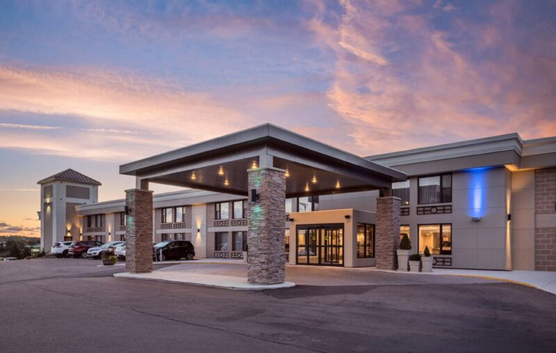Exterior & Views