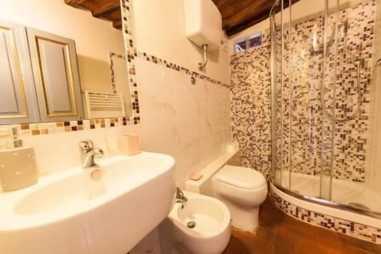 Bathroom 3, B&B Altana Panoramic, Lucca